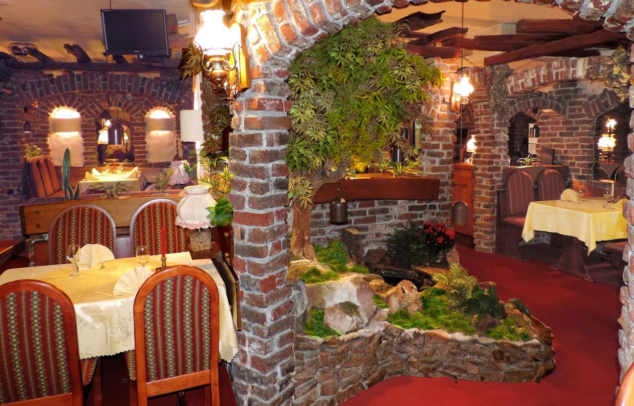 Hotel Restaurant Cristal Wintzenheim Exterior photo